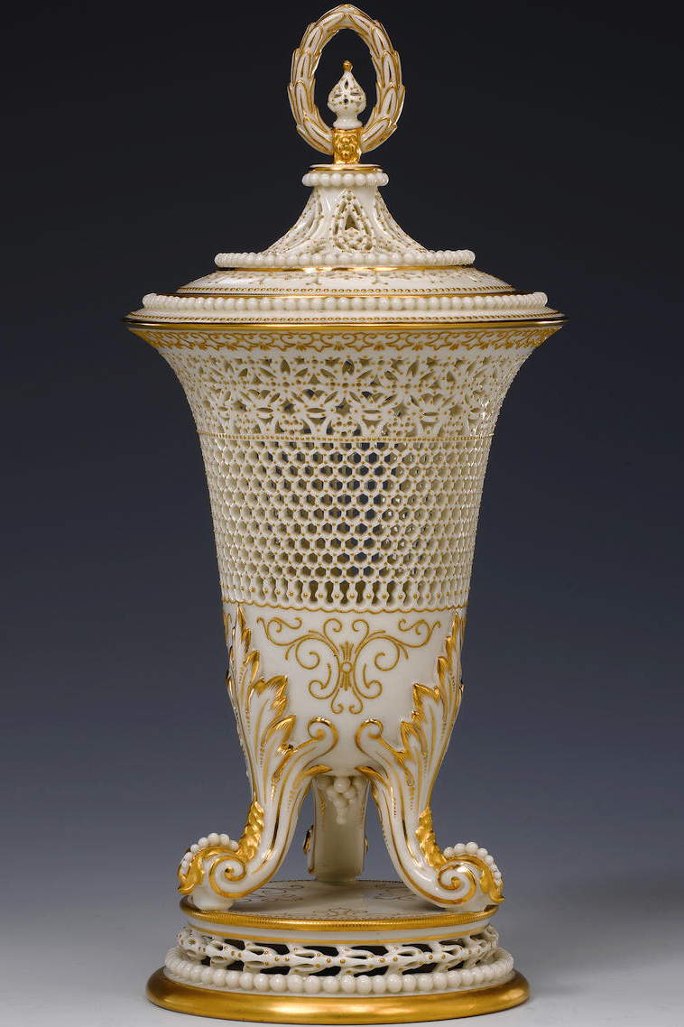 Royal Worcester reticulated covered vase by George Owen. Shape 2519