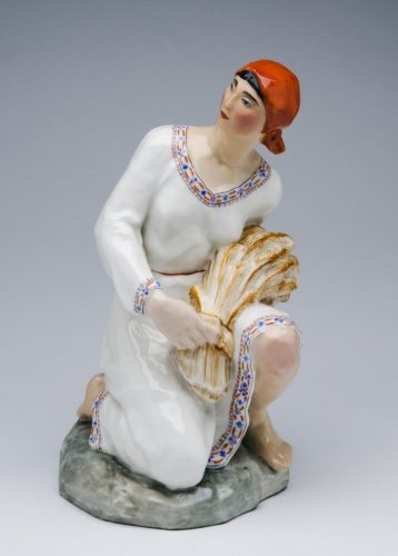 Soviet porcelain figure "Жница" by Natalya Danko