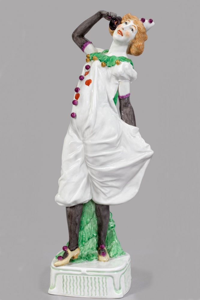 Meissen Pierrette. Model number Y165 by Martin Wiegand