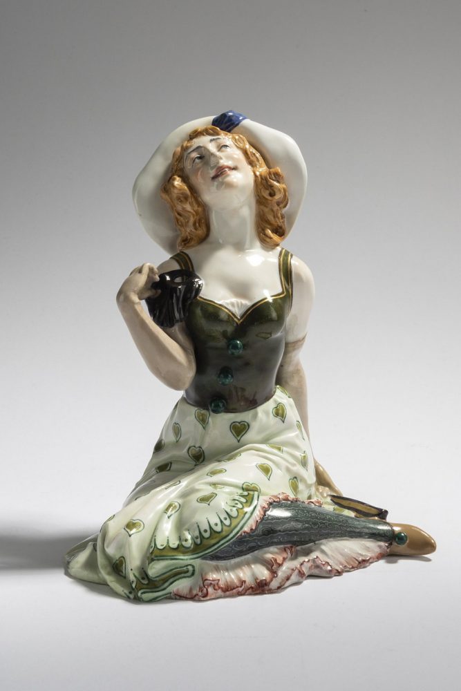 Meissen Pierrette. Model number Y166 by Martin Wiegand