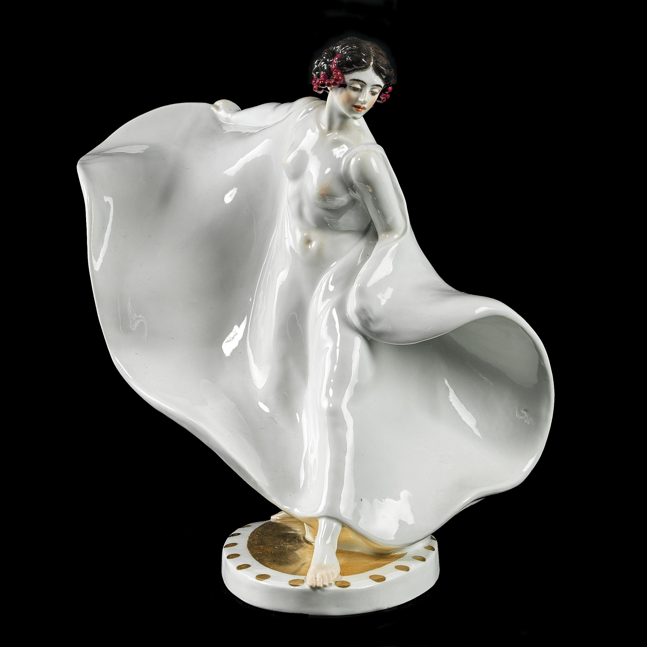 Meissen dancer Loie Fuller. Model B255 by Theodor Eichler