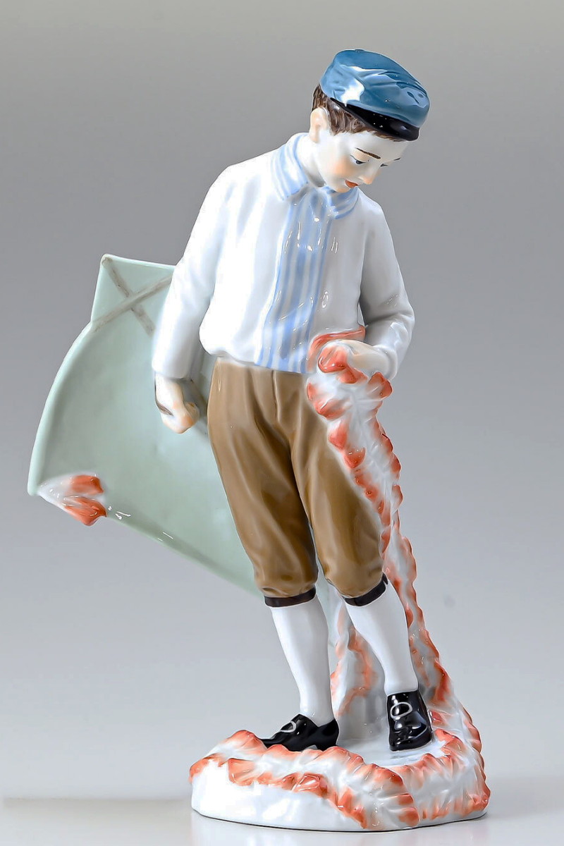 Meissen figure "Boy with kite" by Alfred Konig. Model number B287