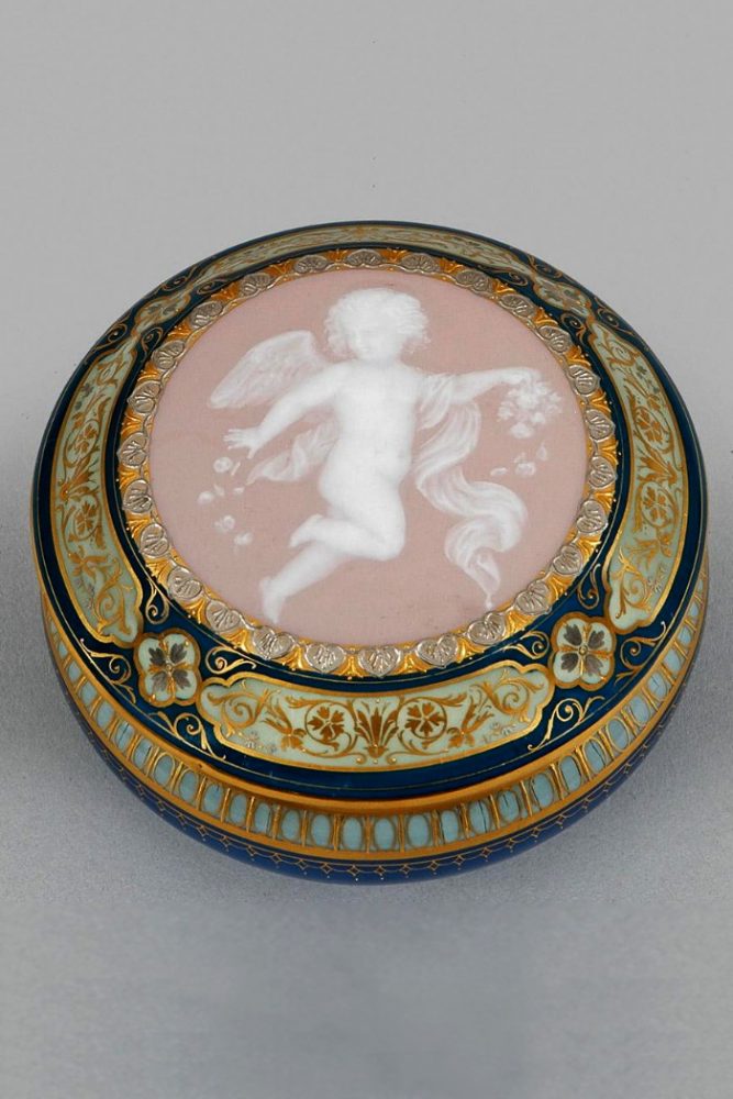 Meissen G127 Box Pate Sur Pate Cupid