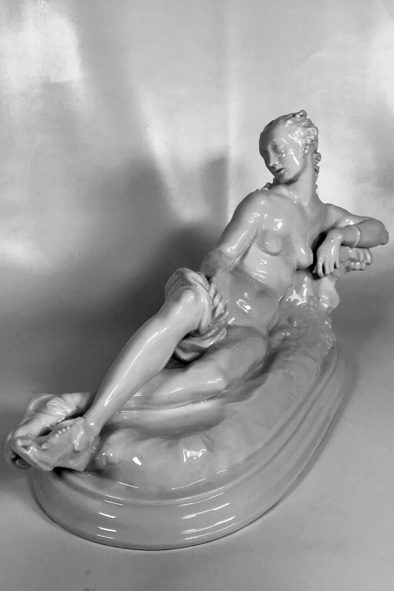 KPM figure Ruhende by Paul Scheurich