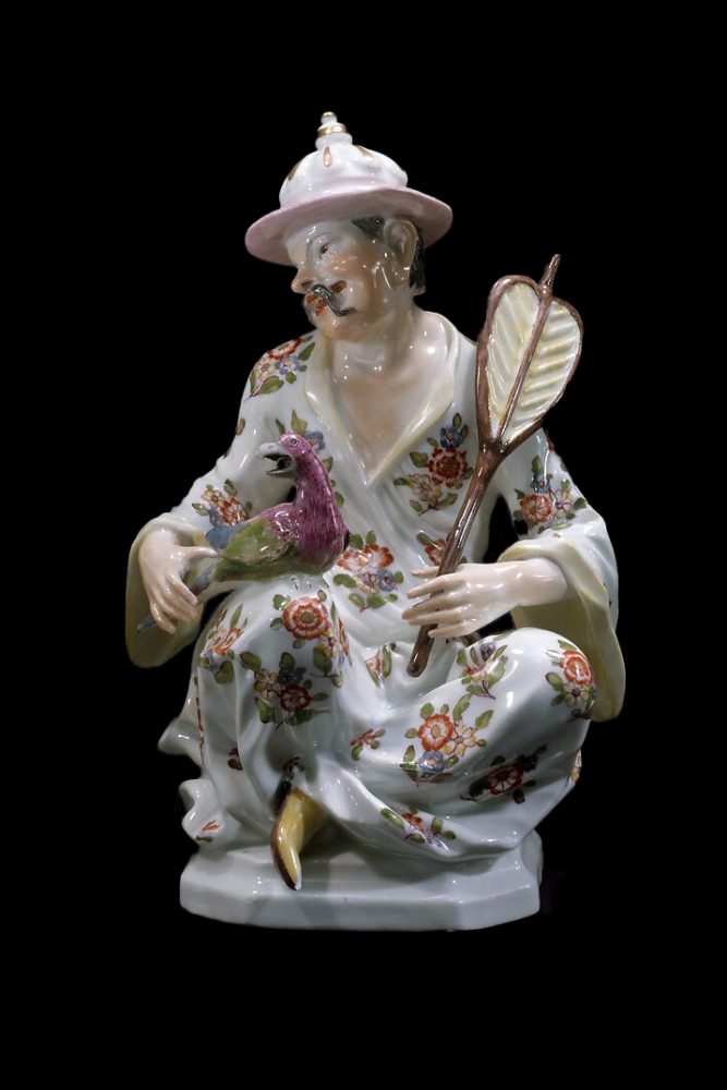 Meissen Chinese 09 Figure Man With Bird