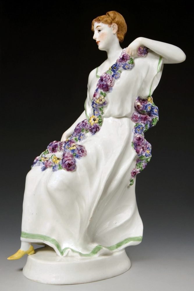 Meissen figure with the garland of flowers by Theodor Eichler. Model number Z138