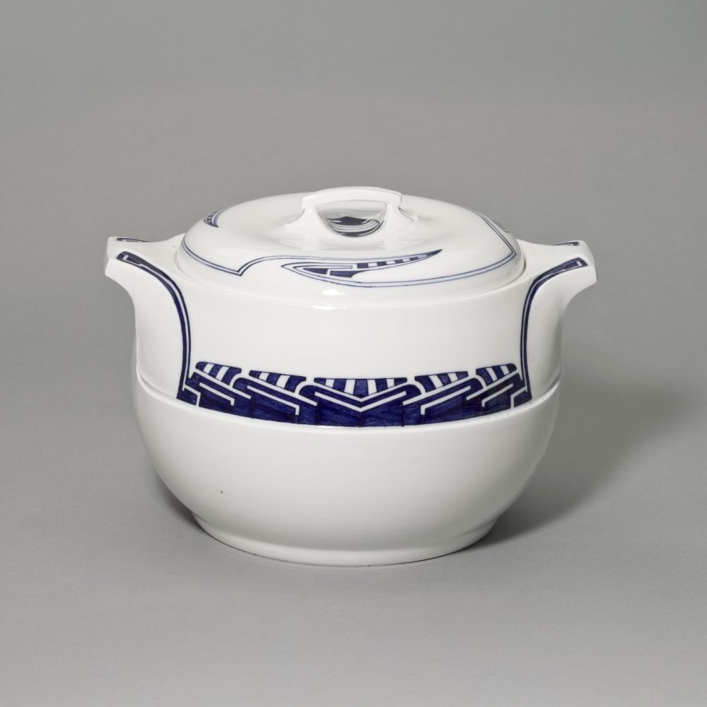 Meissen Whiplash Tureen By Henry Van De Velde Height 23.8 Cm