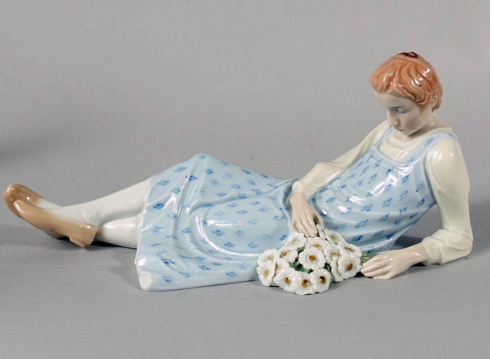 Meissen figure "Reclining girl with flowers"