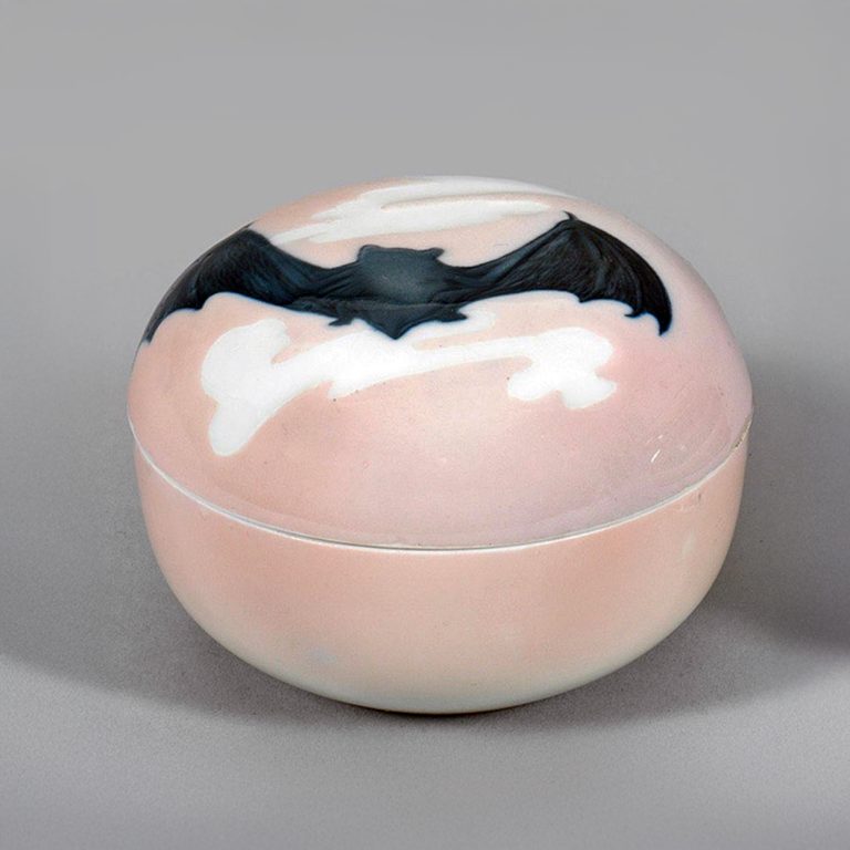 Meissen Y144 Box Bat By Otoo Voigt