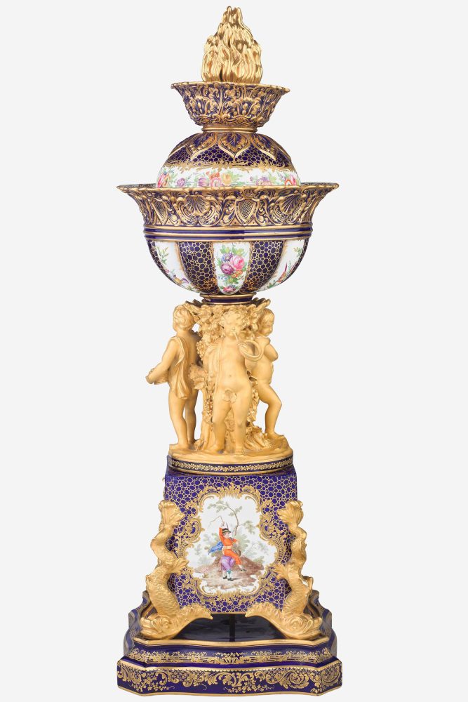 Minton 159 Large Table Ornament