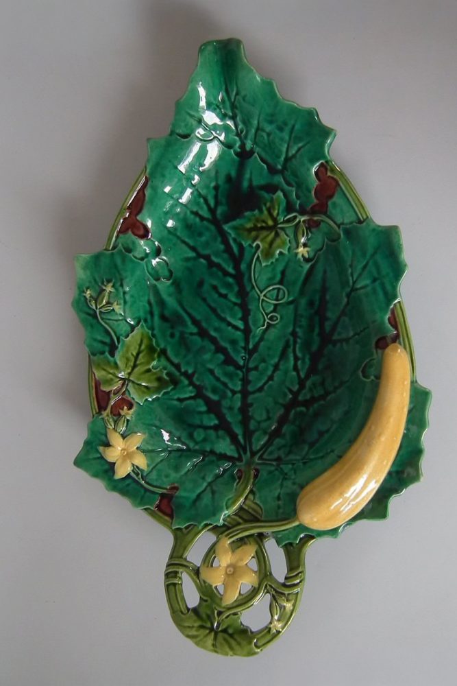 Minton 1572 Majolica Zucchini Leaf