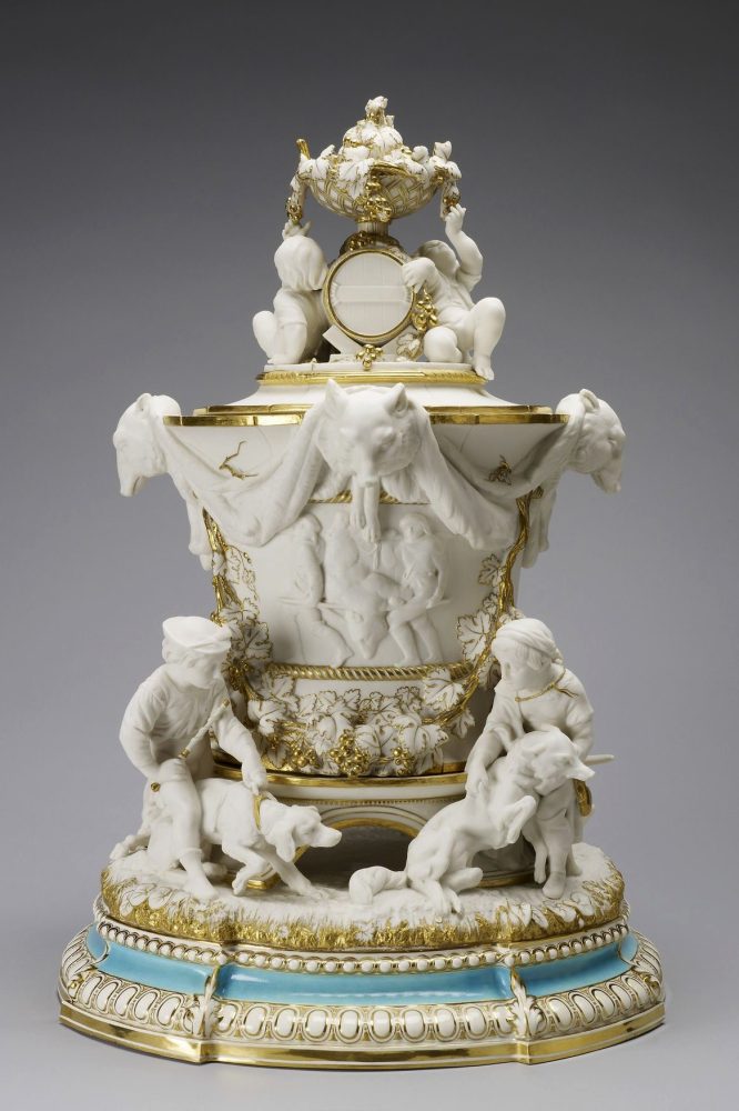 Minton 631 Parian Wine Cooler Victoria