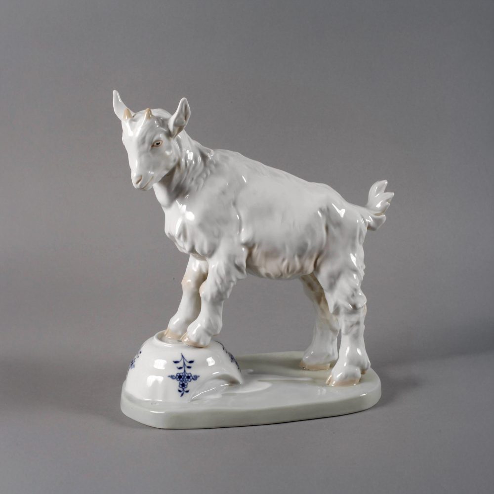 Meissen V107 Baby Goat On Broken Blue Onion Cup