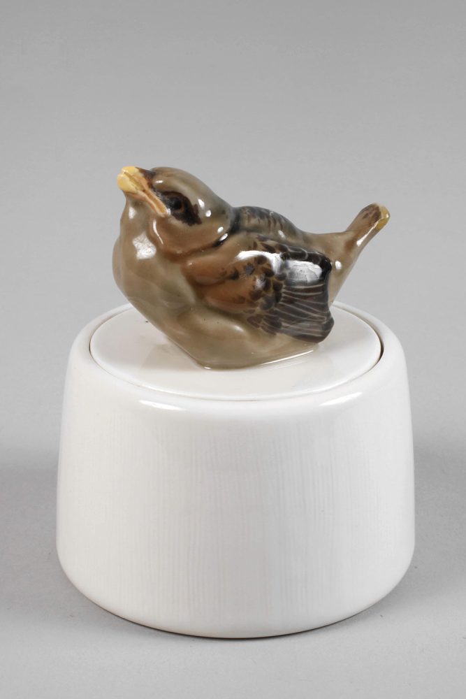 Meissen Y104 Box With Sparrow