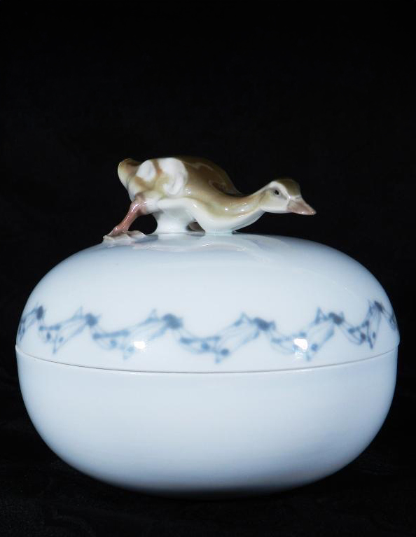 Meissen Y116 X Box Duck
