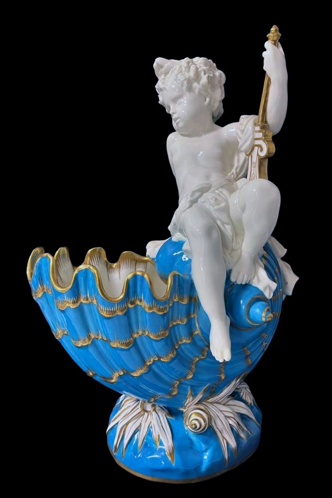 Minton 1539 Cupid On Shell