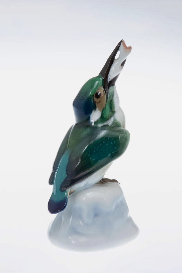 Kpm 11448 Kingfisher With Fish By Wilhelm Robra