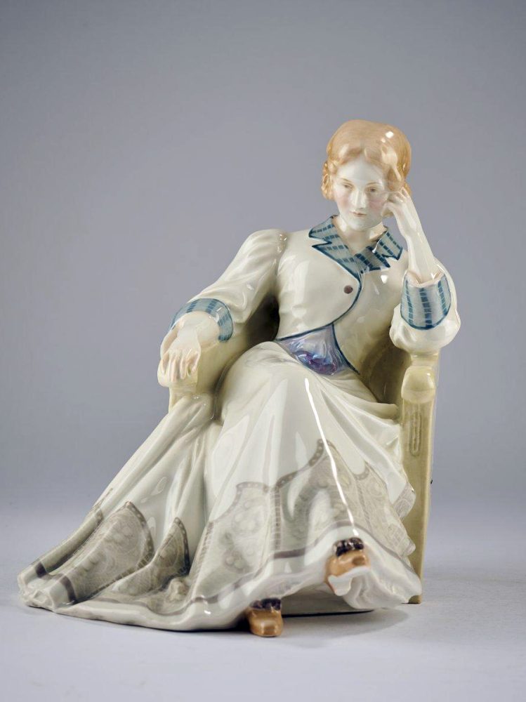 Kpm 8936 Figure Lady In The Chair By Hermann Hubatsch