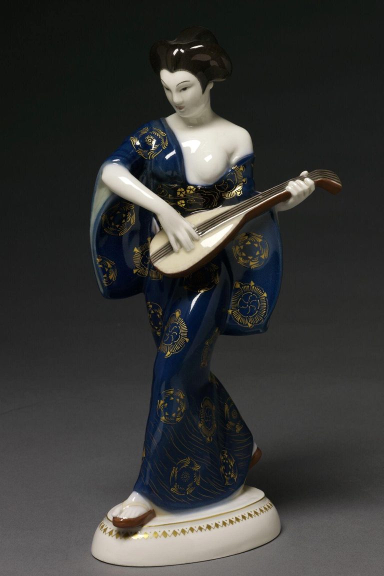 Kpm 9221 Figure Japanese Lady With A Mandolin