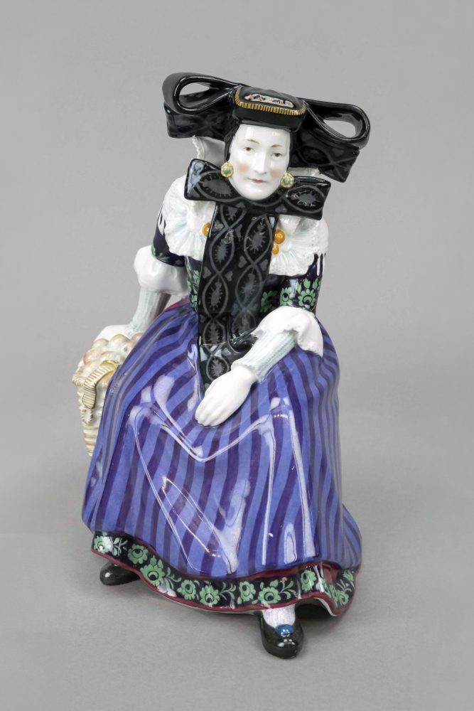 Kpm 9311 Figure Westfalin Buckeburgerin By Karl Himmelstoss