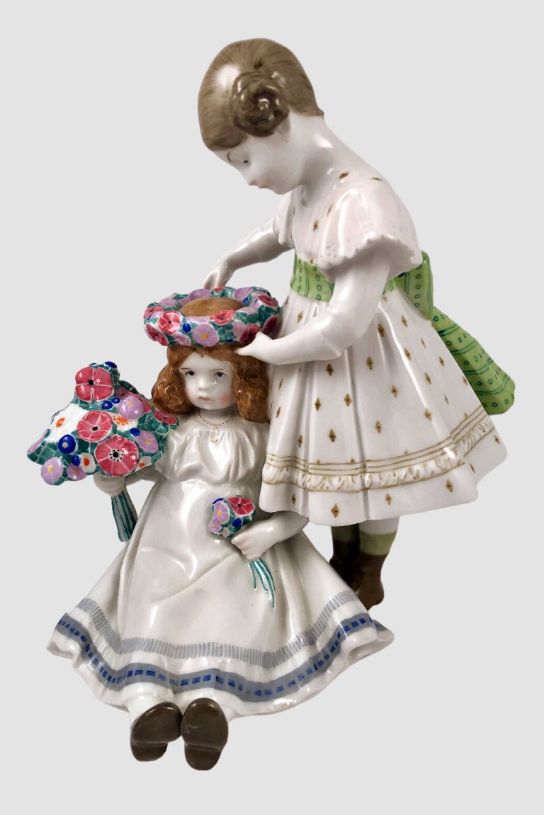 Kpm 9456 Figural Group Two Girls By Martin Fritzsche