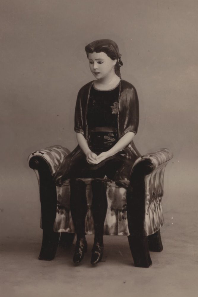 Langenzersdorf Figure Girl In The Chair By Eduard Klablena 022