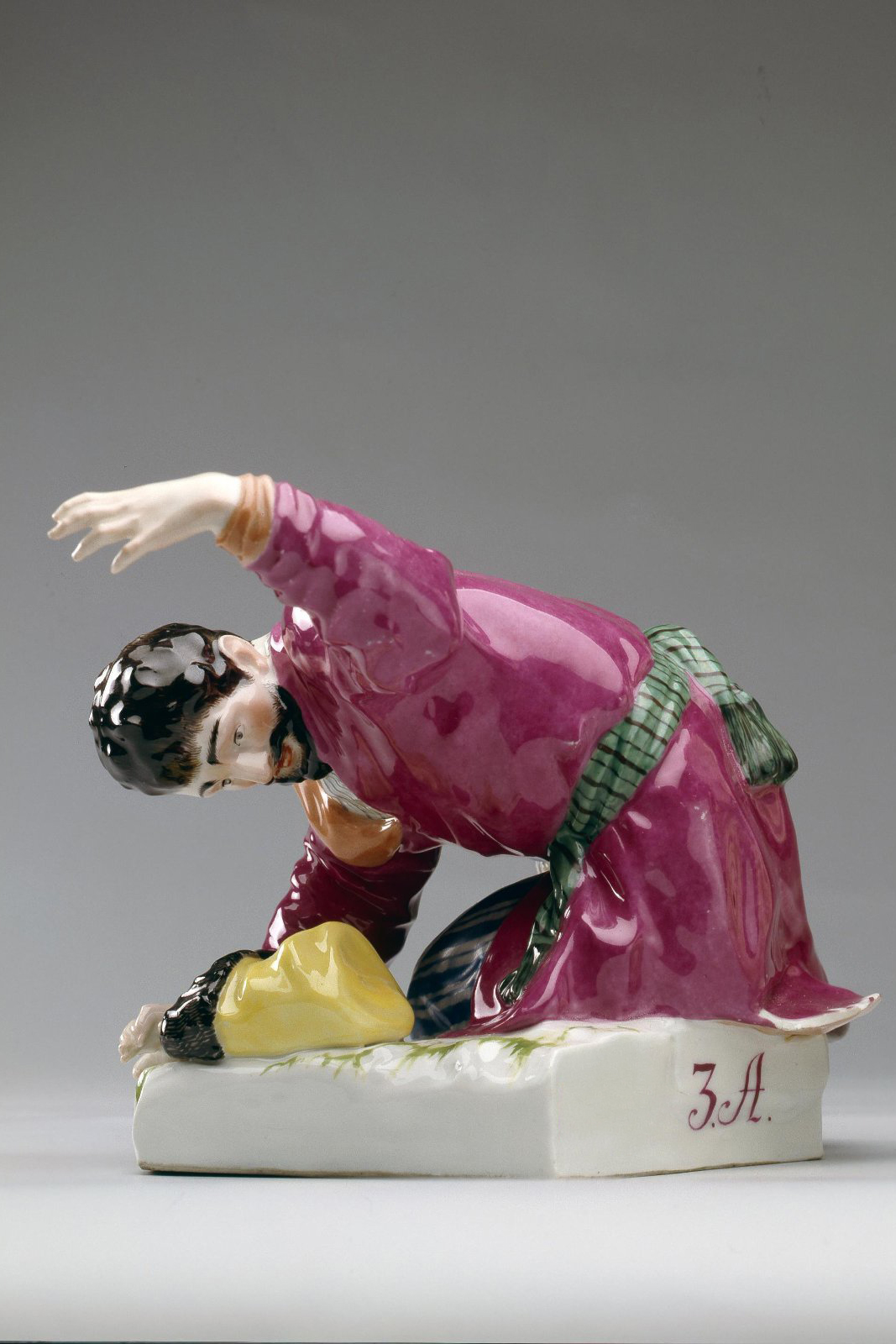 Kpm Russian Figure In Traditional Costume 02
