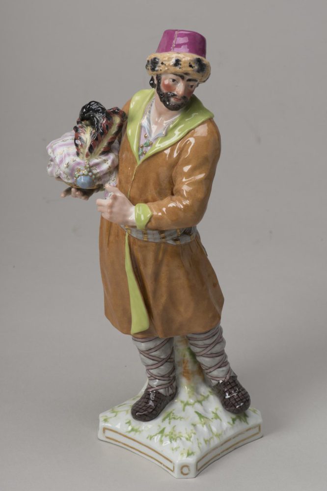 Kpm Russian Figure In Traditional Costume 07