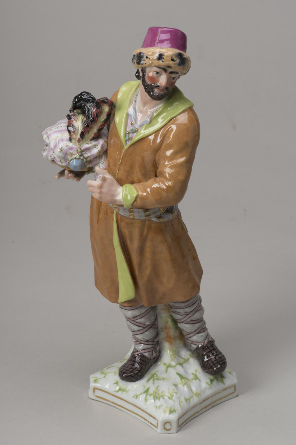 Kpm Russian Figure In Traditional Costume 07