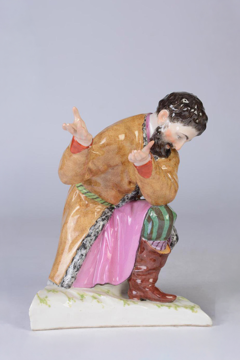 Kpm Russian Figure In Traditional Costume 14