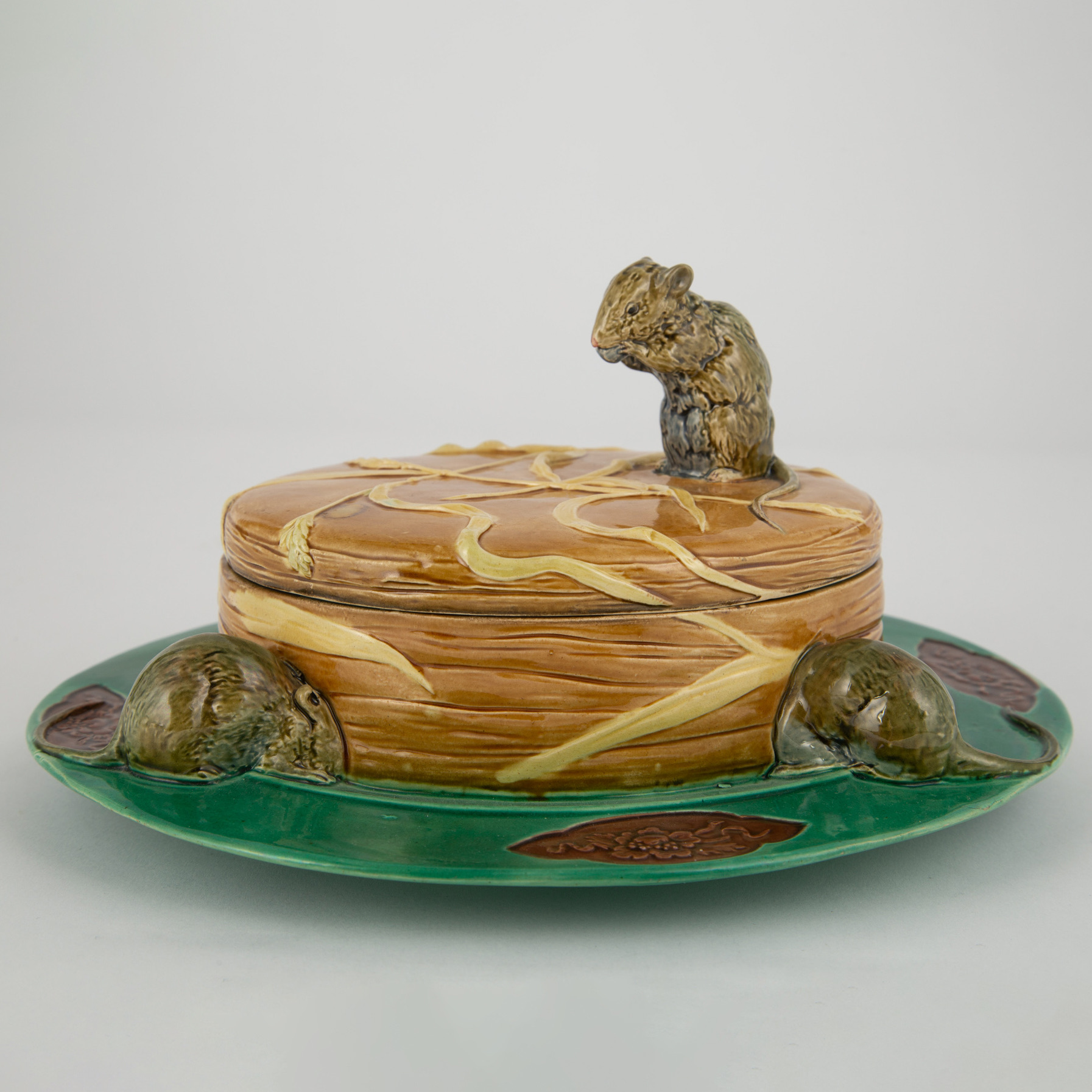 Minton 620 Majolica Mice Cheese Dish