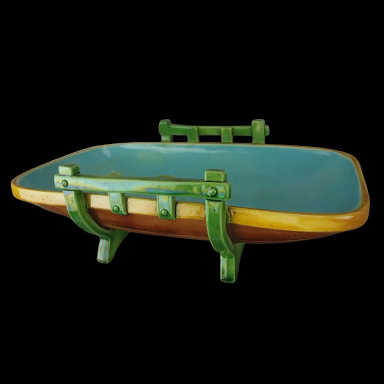 Minton 1677 Majolica Roll Tray