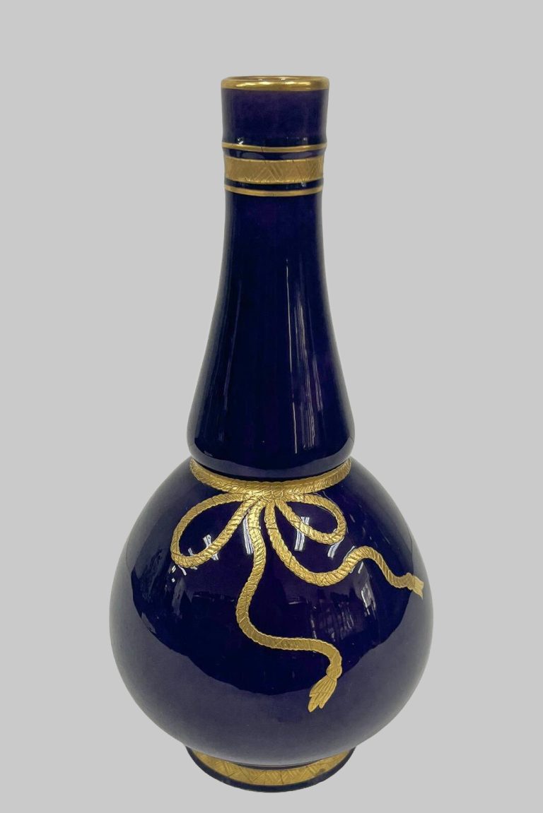 Minton 1696 Vase
