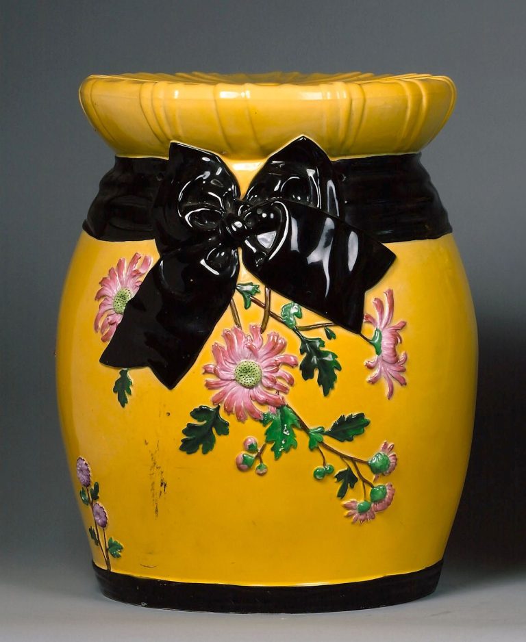 Minton 2367 Majolica Garden Seat With Ribbon
